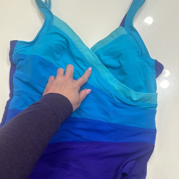 Miraclesuit Size 14 Slimming One Piece Suit Item# 9B - Picture 10 of 10